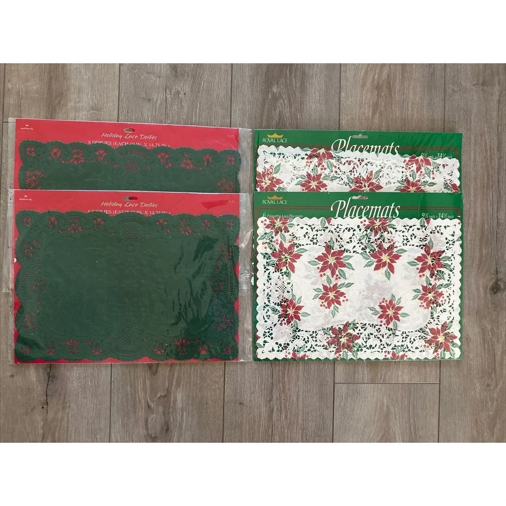 Vintage 4 packs 27 Christmas Paper‎ Doilies Placemats Poinsettias Green